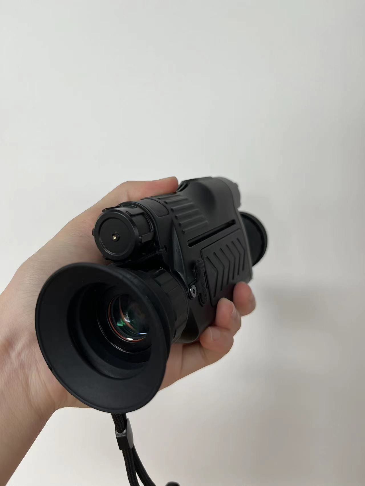 ナイトビジョンスコープ 熱画像単眼鏡 ハンティング用 - Thermal Scope Night Vision Monocular のレビューと価格